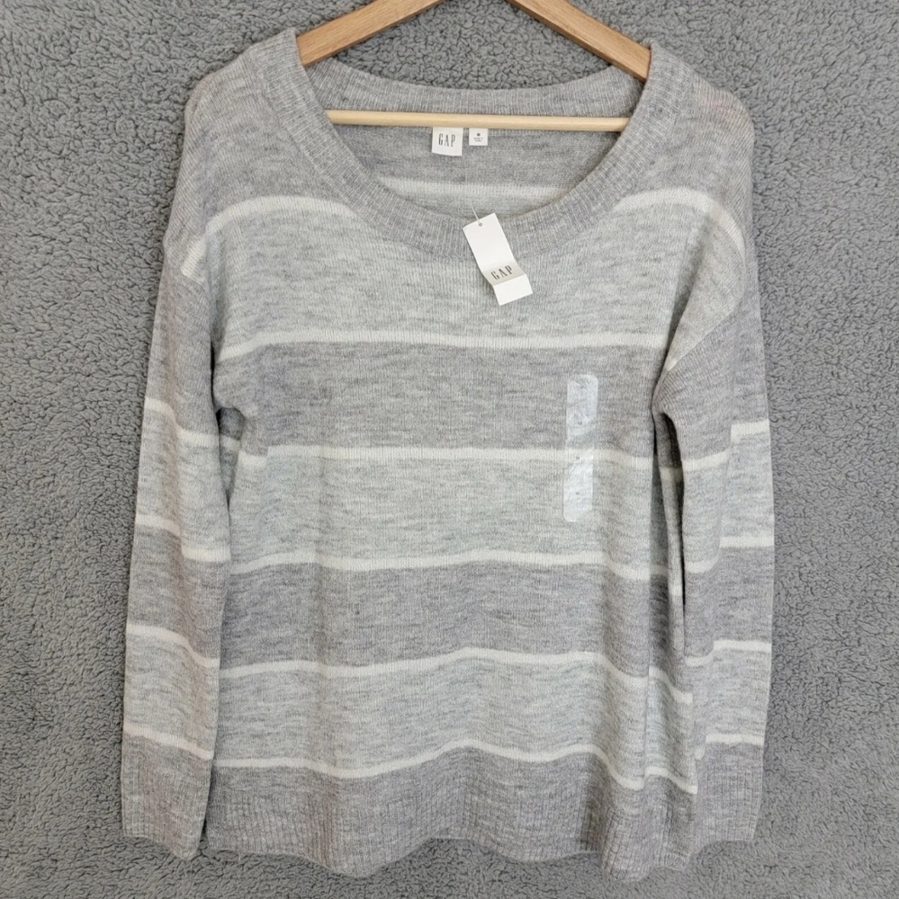 Gap Soft Gray Stripe Sweater Scoop Neck With Side Slits And Touch Of Wool Sz M